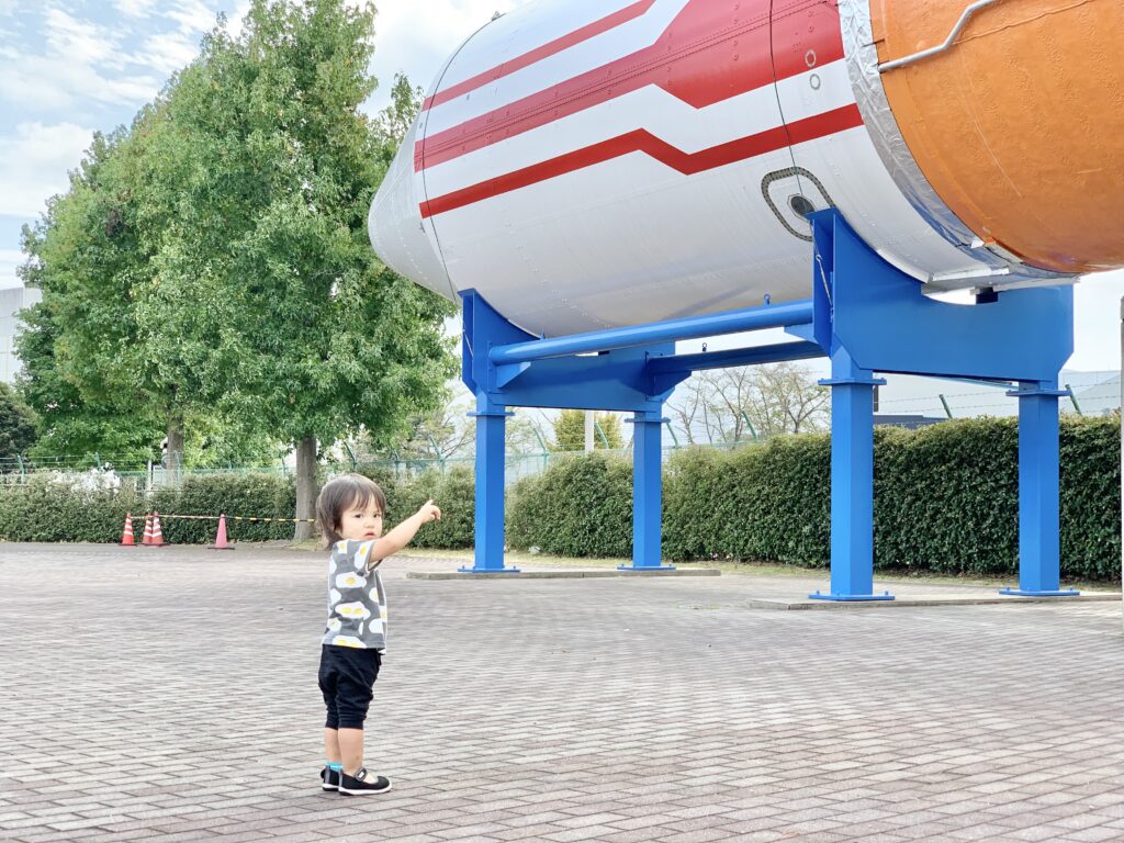 ロケットと子ども